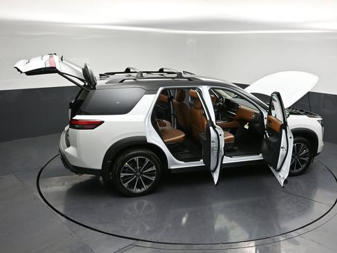 New 2026 Nissan Pathfinder Platinum w/ Cargo Package AWD/4WD image 35
