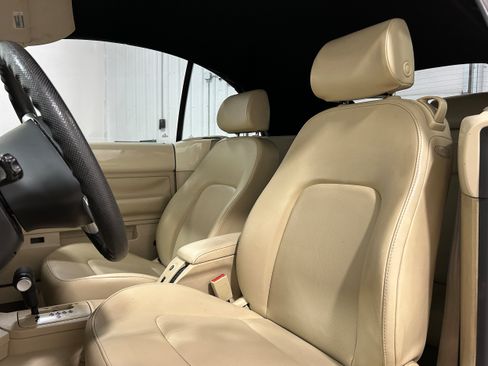 Used 2004 Volkswagen Beetle GLS FWD image 20