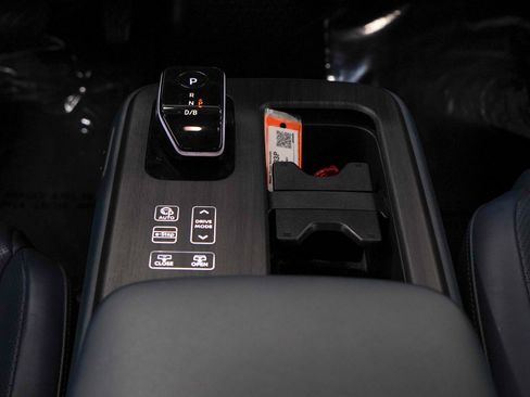 Used 2023 Nissan Ariya AWD/4WD image 18