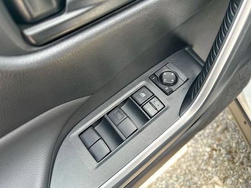 Used 2025 Toyota RAV4 LE AWD/4WD image 26