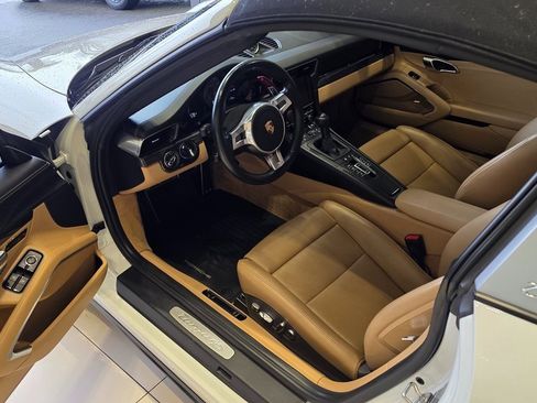 Used 2014 Porsche 911 Targa 4S image 15