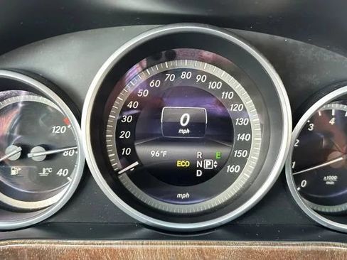 Used 2014 Mercedes-Benz E 350 4MATIC Sedan image 30