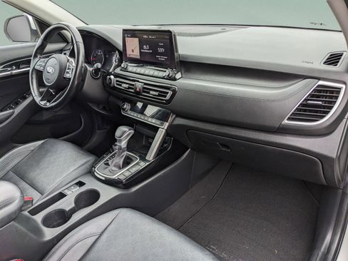 Used 2021 Kia Seltos SX w/ SX Sunroof Package image 10