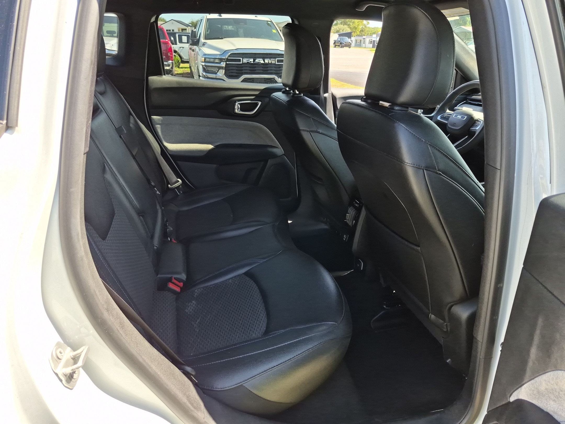 Used 2024 Jeep Compass Latitude AWD/4WD image 20