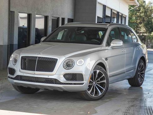 Used 2019 Bentley Bentayga AWD/4WD image 1