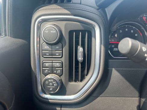Used 2022 Chevrolet Silverado 1500 LT Trail Boss w/ LT Trail Boss Premium Package AWD/4WD image 17