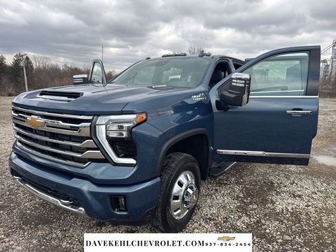 Used 2024 Chevrolet Silverado 3500 High Country w/ High Country Premium Package image 34