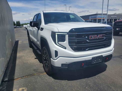 Used 2025 GMC Sierra 1500 AT4 w/ AT4 Premium Package AWD/4WD image 3