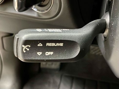 Used 2015 Porsche Macan Turbo AWD/4WD image 37