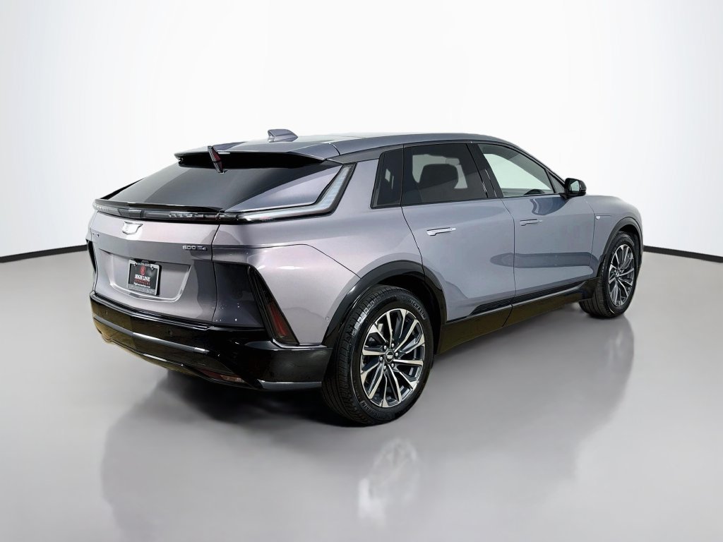 Used 2024 Cadillac Lyriq Sport w/ LPO, Floor Liner Package AWD/4WD image 7