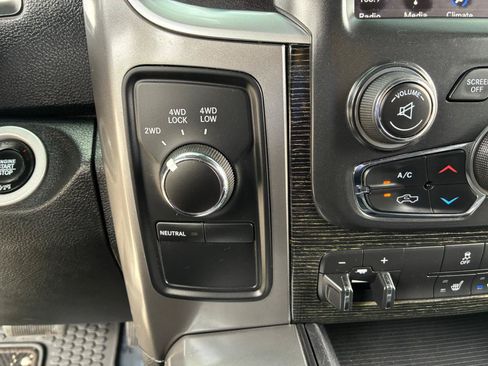 Used 2018 RAM 2500 Limited AWD/4WD image 29