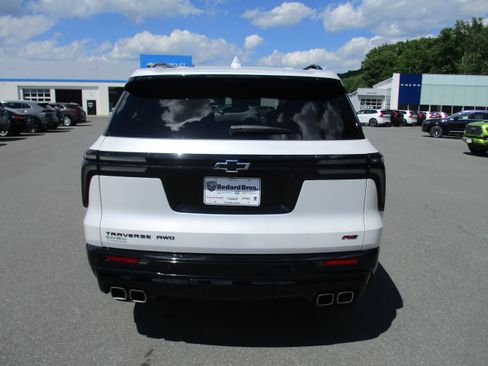 Certified 2024 Chevrolet Traverse RS w/ LPO, Floor Liner Package AWD/4WD image 6