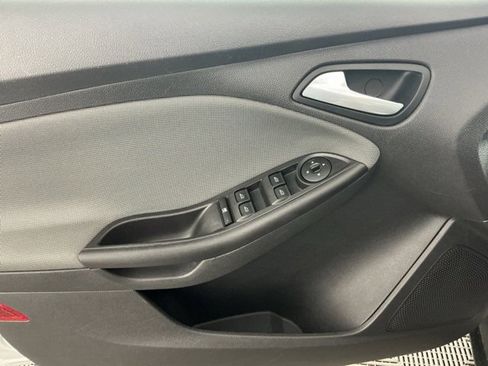 Used 2014 Ford Focus SE image 7