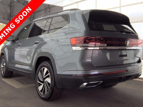 Used 2024 Volkswagen Atlas SE AWD/4WD image 5