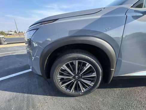 New 2026 Nissan Pathfinder Platinum AWD/4WD image 10