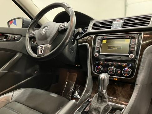 Used 2014 Volkswagen Passat TDI SEL Premium FWD image 49