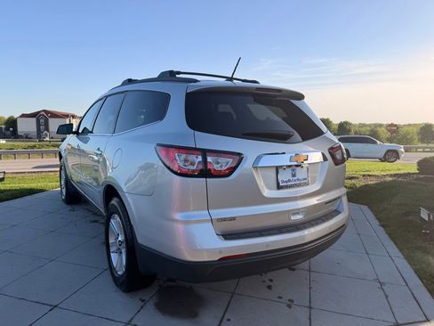 Used 2013 Chevrolet Traverse LT FWD image 3