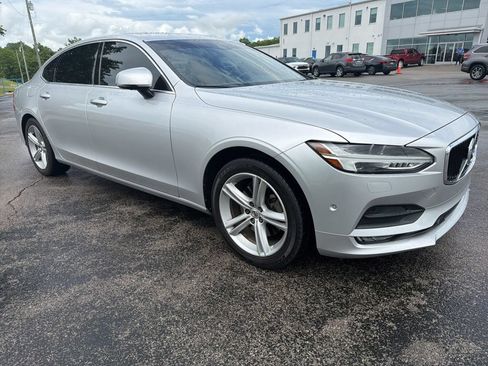 Used 2018 Volvo S90 T5 Momentum w/ Convenience Package AWD/4WD image 2