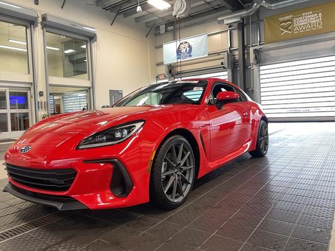 Used 2024 Subaru BRZ Limited image 3