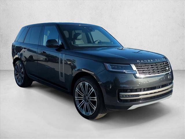 Used 2025 Land Rover Range Rover SE AWD/4WD image 3