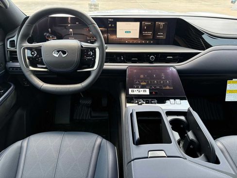 New 2026 INFINITI QX80 4WD image 12