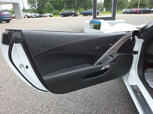 Used 2018 Chevrolet Corvette Stingray Coupe w/ 1LT RWD image 38