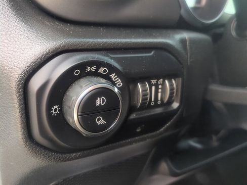 Used 2022 Jeep Gladiator Sport image 12