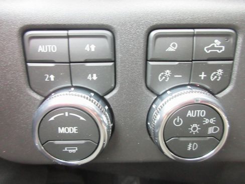 New 2026 GMC Sierra 1500 SLT w/ SLT Premium Plus Package image 17