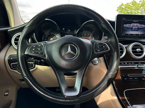 Used 2017 Mercedes-Benz GLC 300 w/ Premium 1 Package image 27