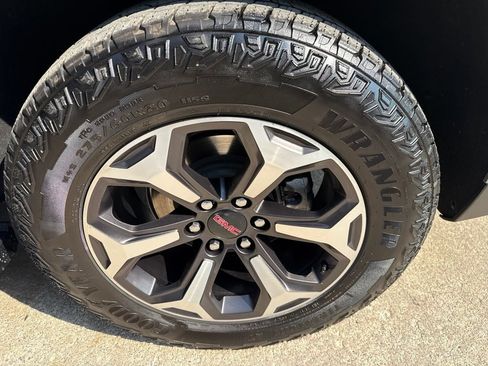Used 2026 GMC Yukon AT4 Ultimate AWD/4WD image 29