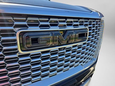 Used 2024 GMC Yukon Denali AWD/4WD image 37