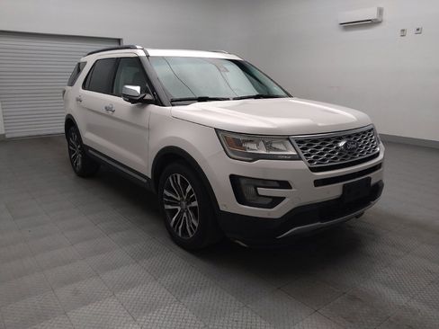 Used 2017 Ford Explorer Platinum image 13