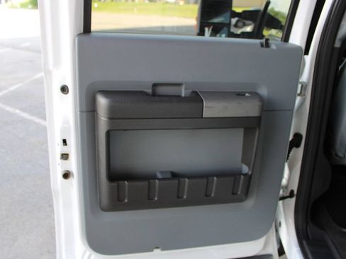 Used 2011 Ford F250 XLT w/ XLT Premium Pkg AWD/4WD image 13