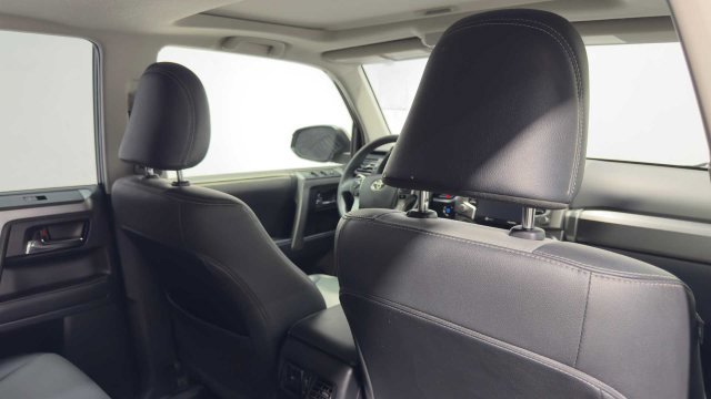 Used 2021 Toyota 4Runner SR5 Premium w/ Moonroof Package RWD image 15
