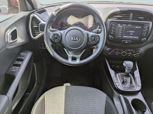 Used 2020 Kia Soul S FWD image 15