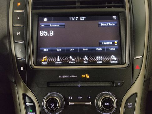 Used 2018 Lincoln MKX Reserve image 25