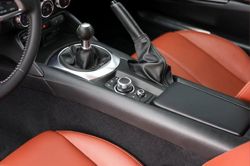 Used 2022 MAZDA MX-5 Miata RF Grand Touring RWD image 12