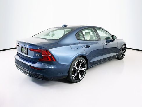 Used 2024 Volvo S60 B5 Core image 9