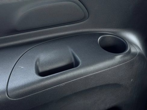 Certified 2025 Chrysler Pacifica Select FWD image 25