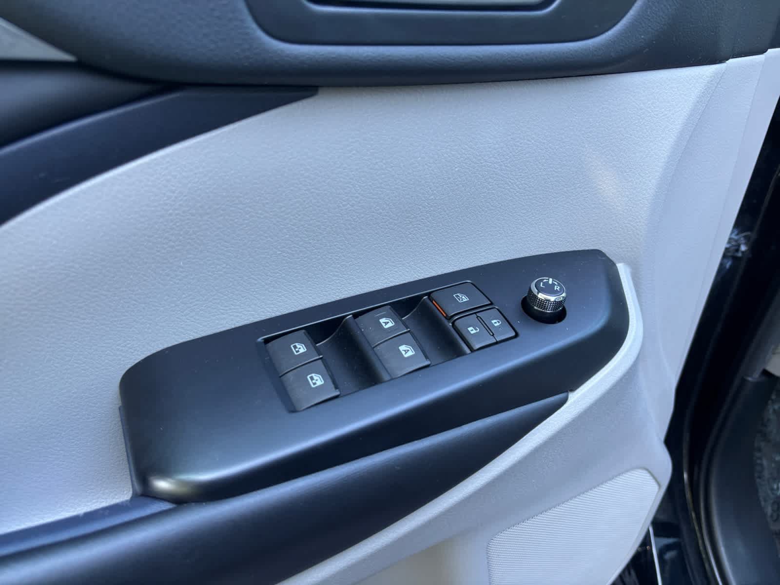 Used 2019 Toyota Highlander XLE AWD/4WD image 27