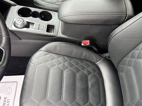 Used 2024 Ford Escape SE w/ PHEV Premium Package image 23