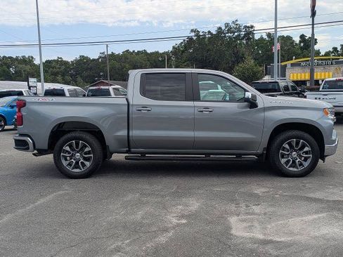 Used 2025 Chevrolet Silverado 1500 LT AWD/4WD image 3