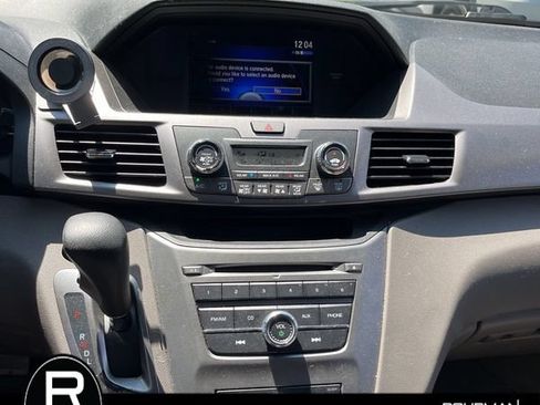 Used 2016 Honda Odyssey LX image 10