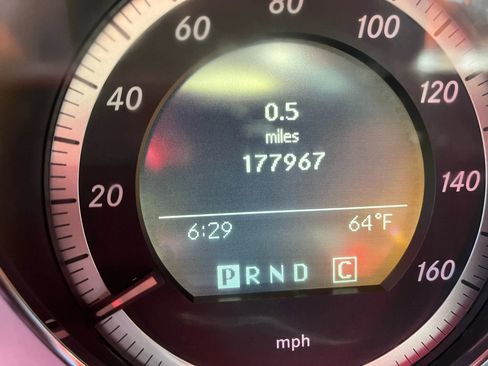 Used 2010 Mercedes-Benz C 300 Sedan image 17