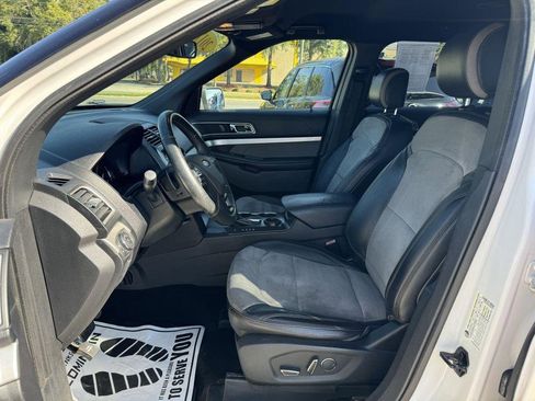 Used 2017 Ford Explorer XLT w/ Equipment Group 202A image 15