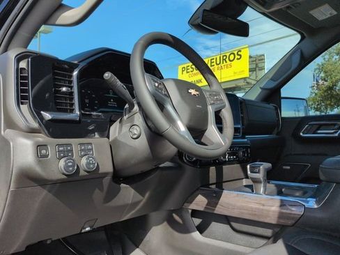 Certified 2023 Chevrolet Silverado 1500 LTZ image 8
