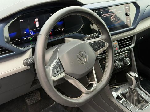 Used 2024 Volkswagen Taos SE FWD image 13