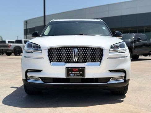 Used 2023 Lincoln Aviator Reserve w/ Equipment Group 201A AWD/4WD image 3