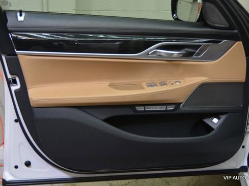 Used 2017 BMW 750i xDrive AWD/4WD image 7