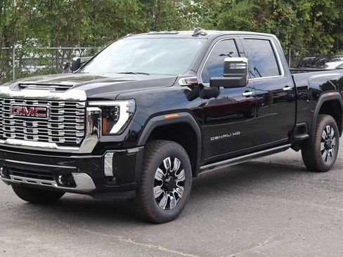 New 2026 GMC Sierra 2500 Denali w/ Max Trailering Package AWD/4WD image 2